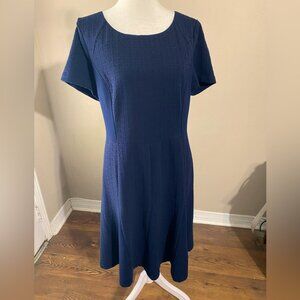 Navy Blue Knit Dress Size 12 Short Sleeves Lined Textured Fit and Flare